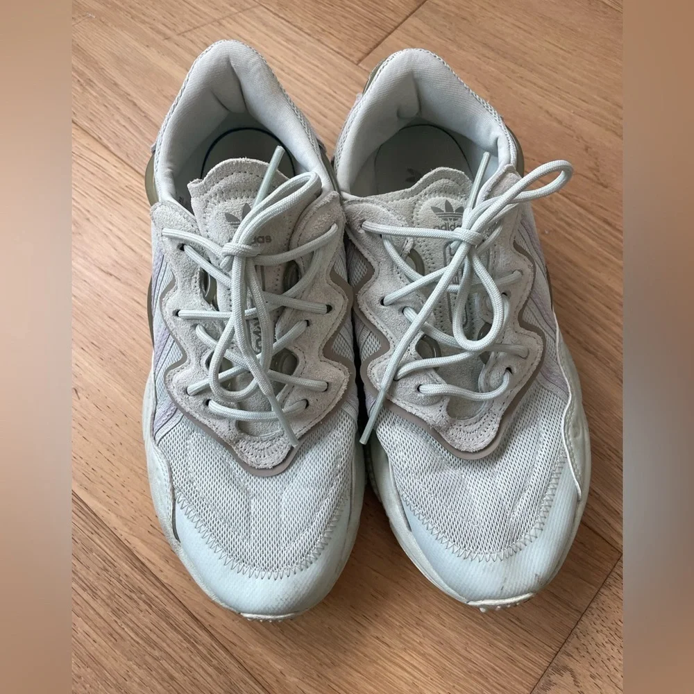 Adidas Ozweego Tennis shoes